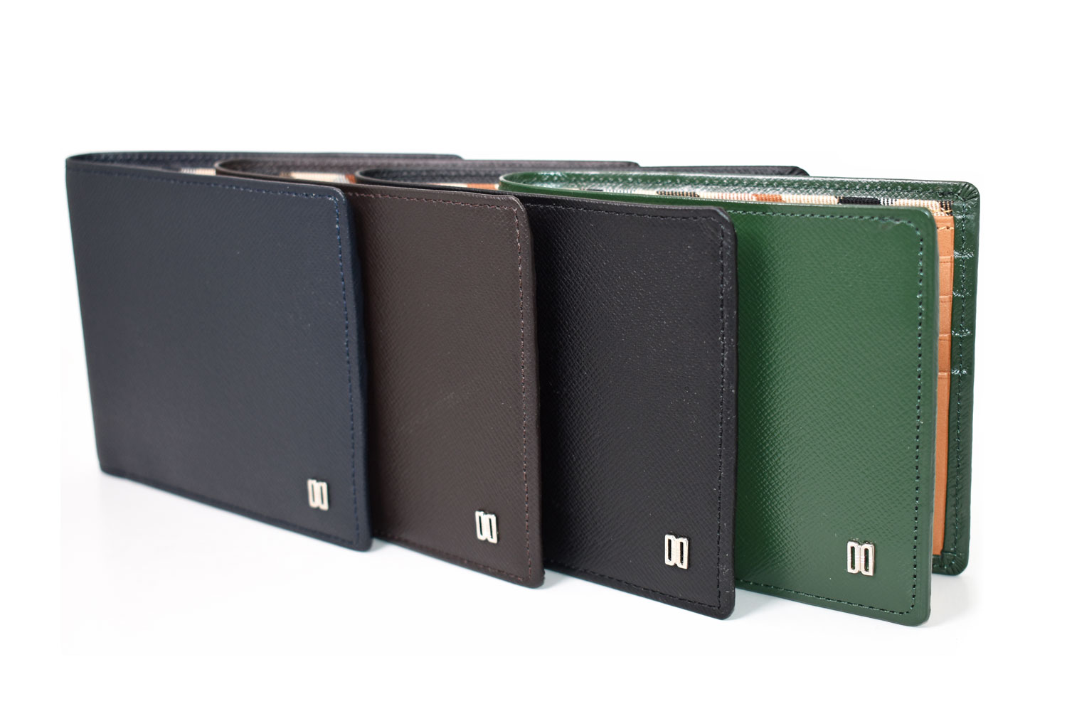 Luster（ラスター） 二つ折り財布（小銭入れなし）  「DAKSダックス」　DP35215 カラー