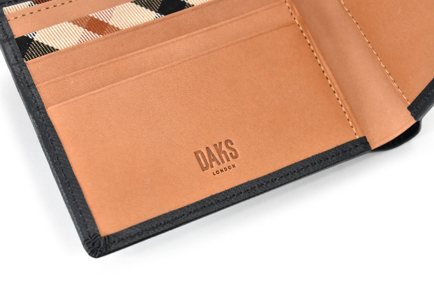 Luster（ラスター） 二つ折り財布（小銭入れなし）  「DAKSダックス」　DP35215 商品特徴