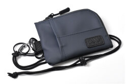 ACTIVE（アクティブ） 防水＆耐久&軽量　ネックストラップ付マルチケース 「プレリー1957」 NP00960 ネイビー　正面