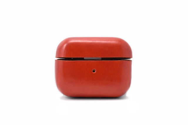 AirPods Pro Leathercase KICS(エアーポッツプロ レザーケース) 「プレリーギンザ」 NP71398 レッド 正面